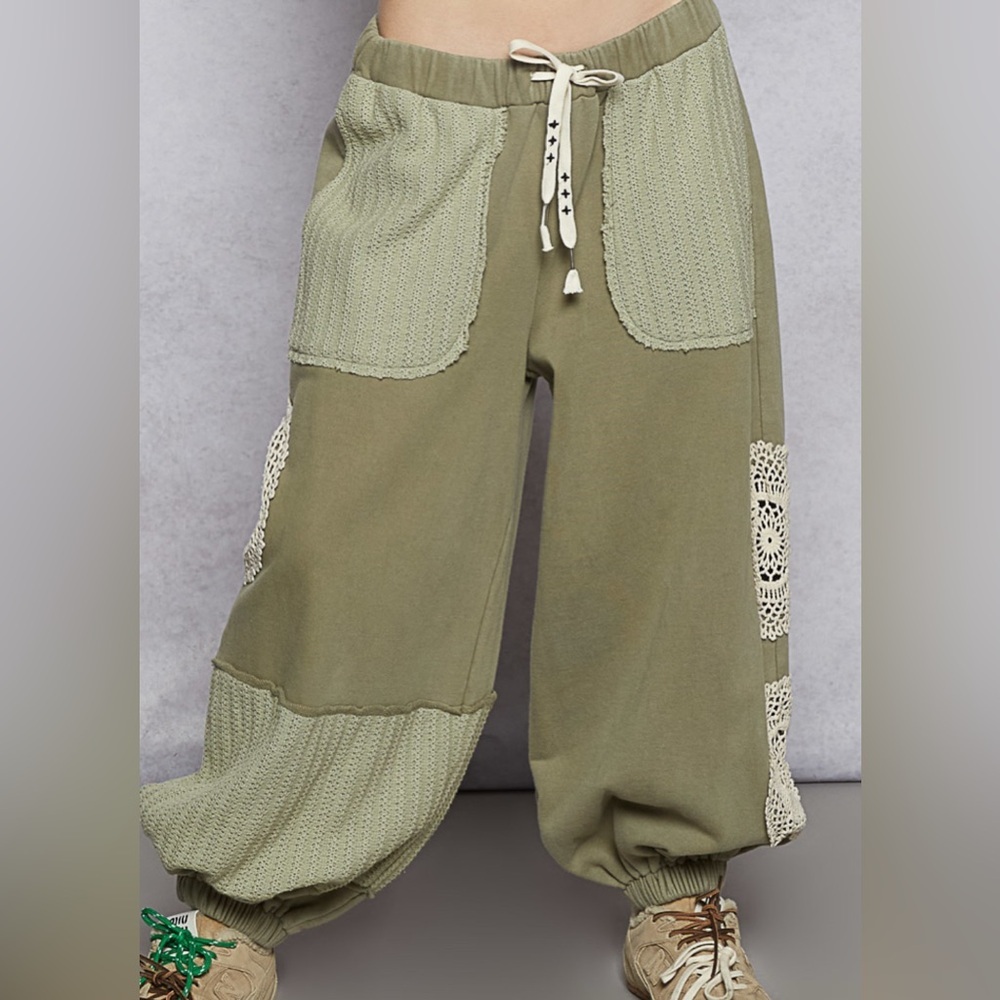 NWT POL Crochet Boho Doily Patchwork Joggers Swea… - image 3
